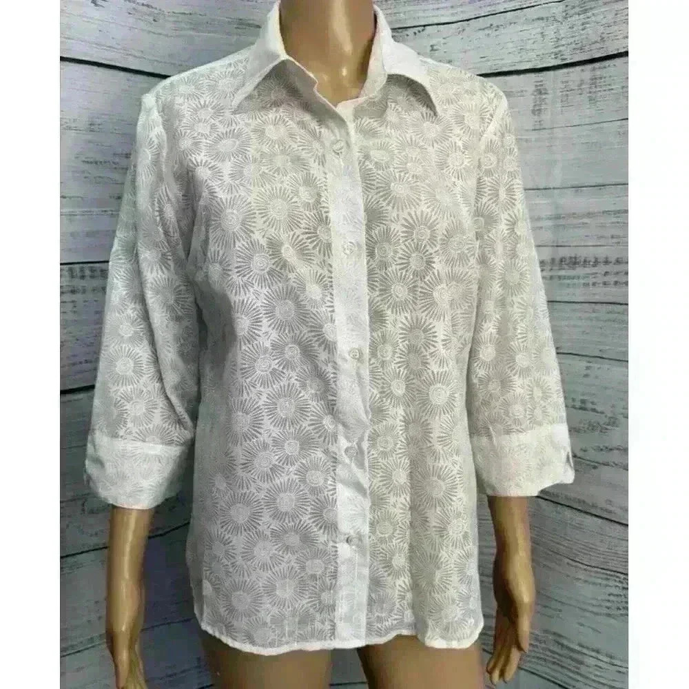 NWT Coral Bay Shirt Sz M White Floral 3/4 Sleeve Button‎ Up Blouse Sheer